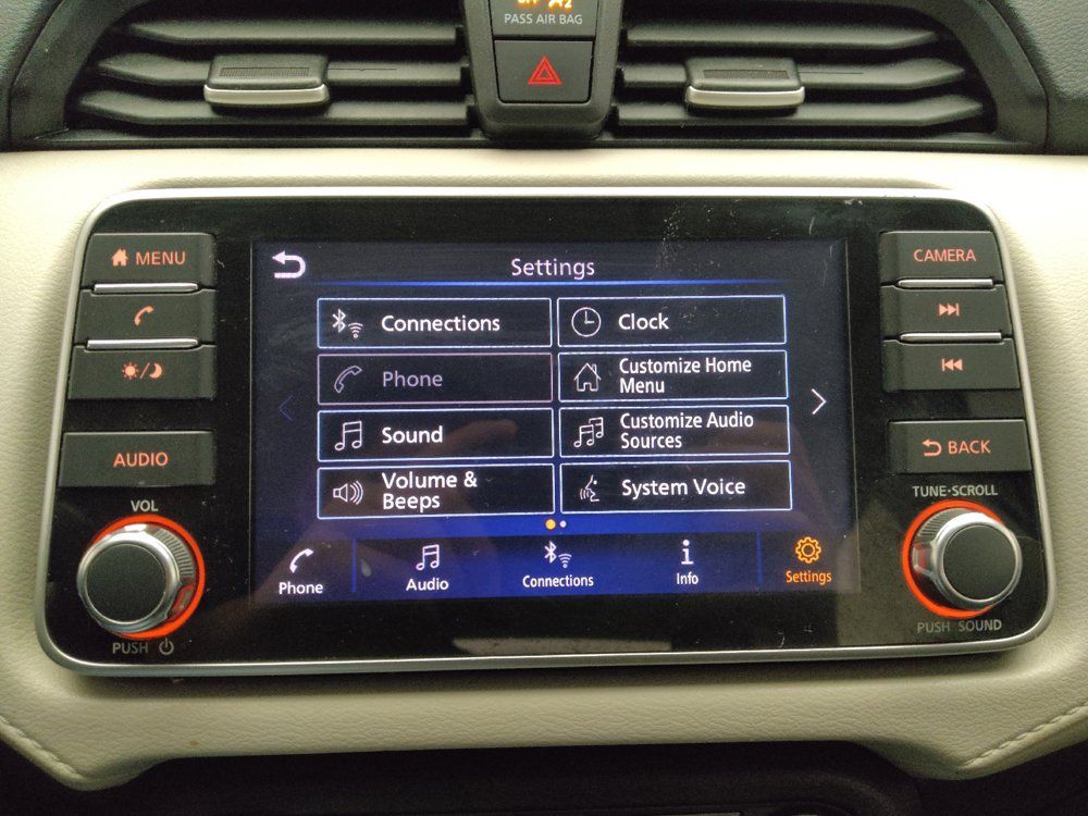 Used 2021 Nissan Versa SV FWD image 25
