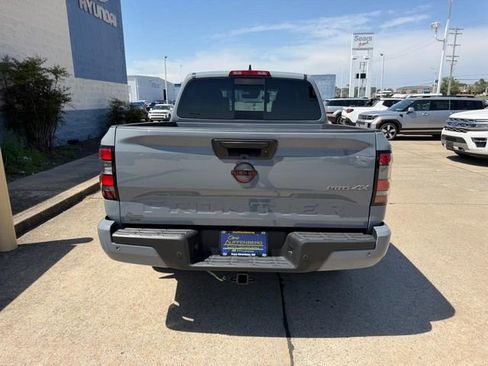 Used 2023 Nissan Frontier PRO-4X w/ Pro-4X Premium Package AWD/4WD image 4