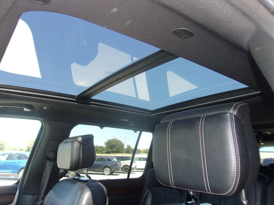 Used 2024 Jeep Grand Wagoneer L 4WD w/ Flexible Seating Group image 12