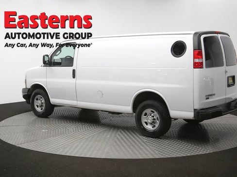 Used 2021 Chevrolet Express 3500 w/ Driver Convenience Package RWD image 59