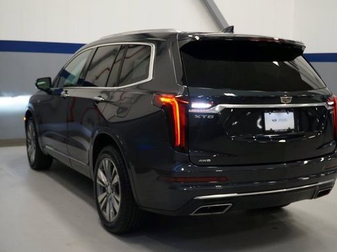 Certified 2022 Cadillac XT6 Premium Luxury w/ Technology Package image 3