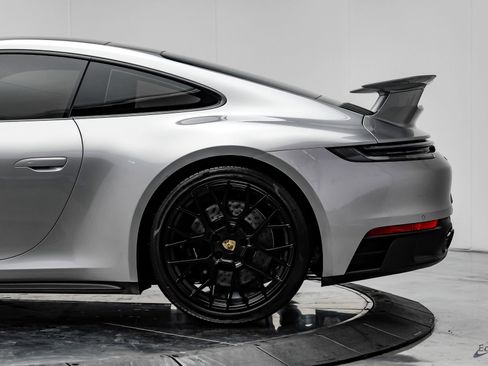 Used 2024 Porsche 911 Carrera GTS RWD image 10