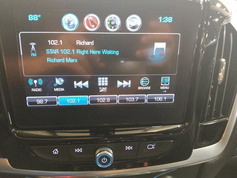 Used 2019 Chevrolet Traverse LT FWD image 25