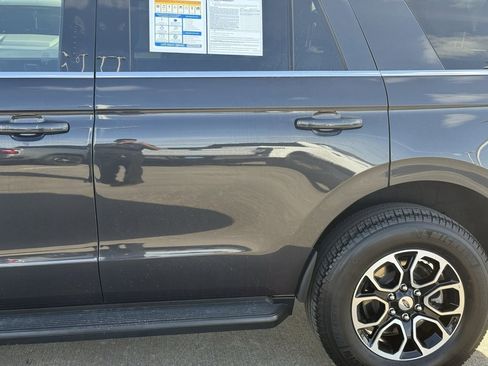 Used 2024 Ford Expedition XLT image 17