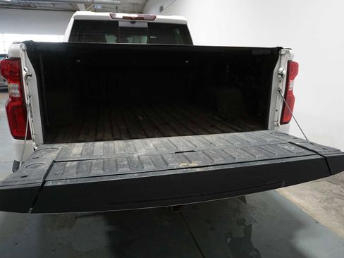 Used 2022 Chevrolet Silverado 1500 High Country w/ High Country Premium Package image 5