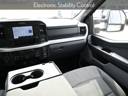 Used 2025 Ford F250 XLT image 19