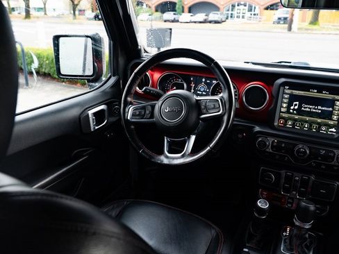 Used 2020 Jeep Gladiator Rubicon image 9