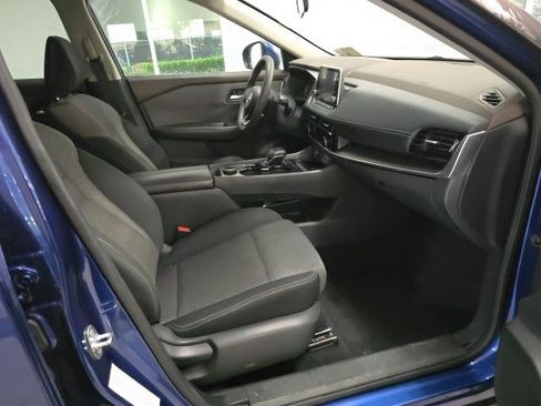 Used 2022 Nissan Rogue SV image 10