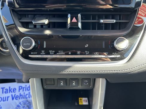 Certified 2023 Toyota Corolla Cross XLE image 27