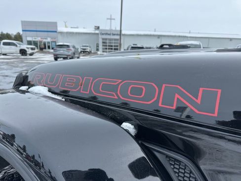 Used 2021 Jeep Wrangler Unlimited Rubicon w/ Uconnect 4C Nav & Sound Group image 21