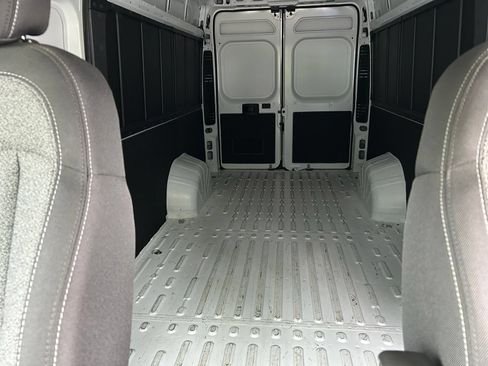 Used 2024 RAM ProMaster 3500 w/ Storage Group FWD image 23