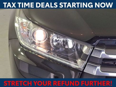 Certified 2018 Toyota Highlander Limited Platinum image 10