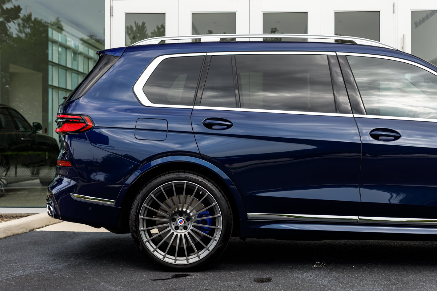 Used 2025 BMW ALPINA XB7 AWD/4WD image 18