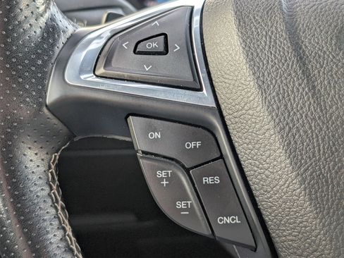 Used 2021 Ford Edge ST image 23