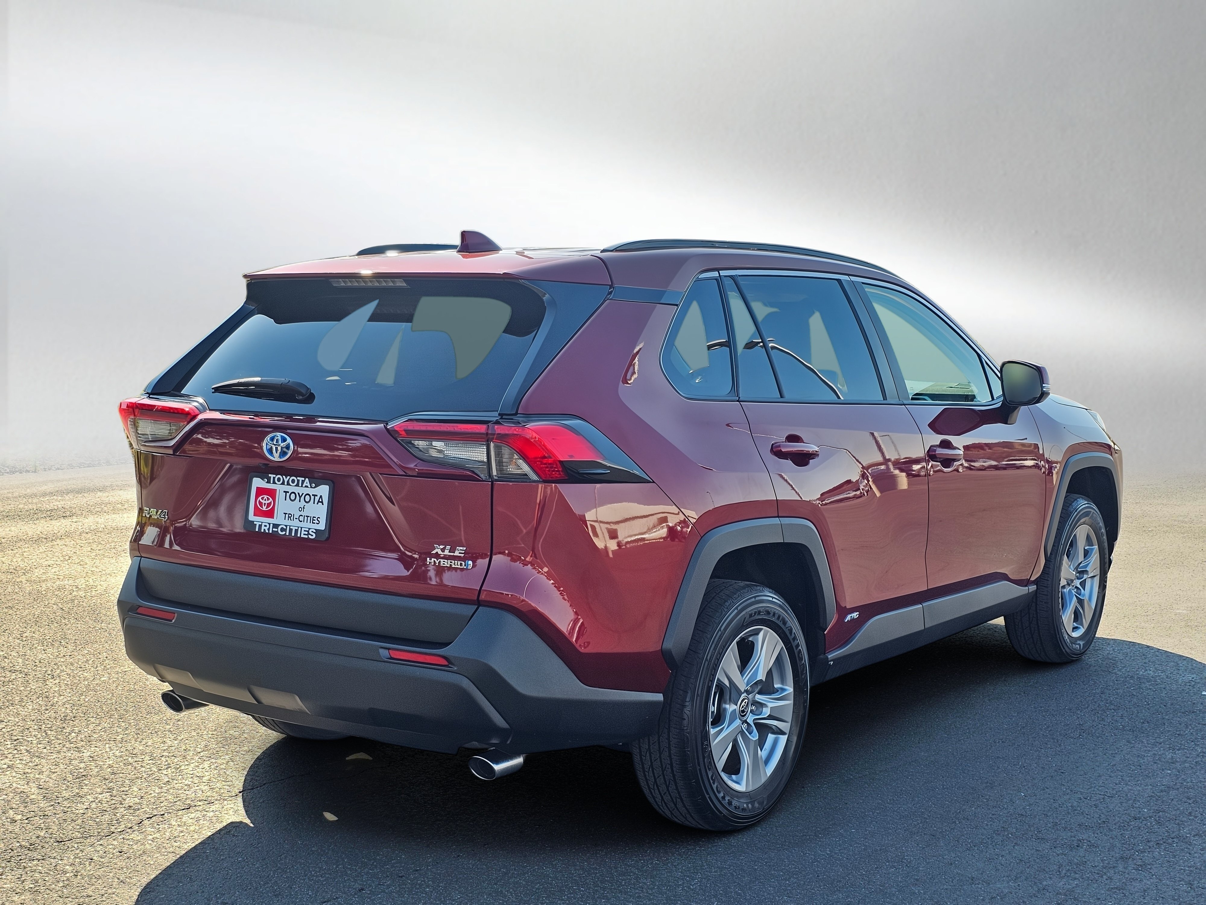 Certified 2022 Toyota RAV4 XLE w/ XLE Grade Weather Package AWD/4WD image 5