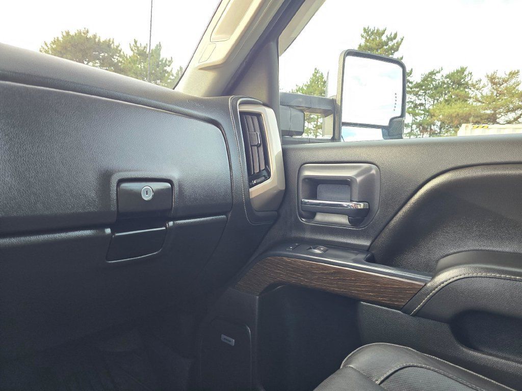 Used 2017 GMC Sierra 3500 Denali w/ Duramax Plus Package AWD/4WD image 25
