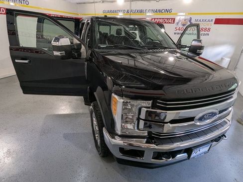 Used 2017 Ford F350 Lariat image 9