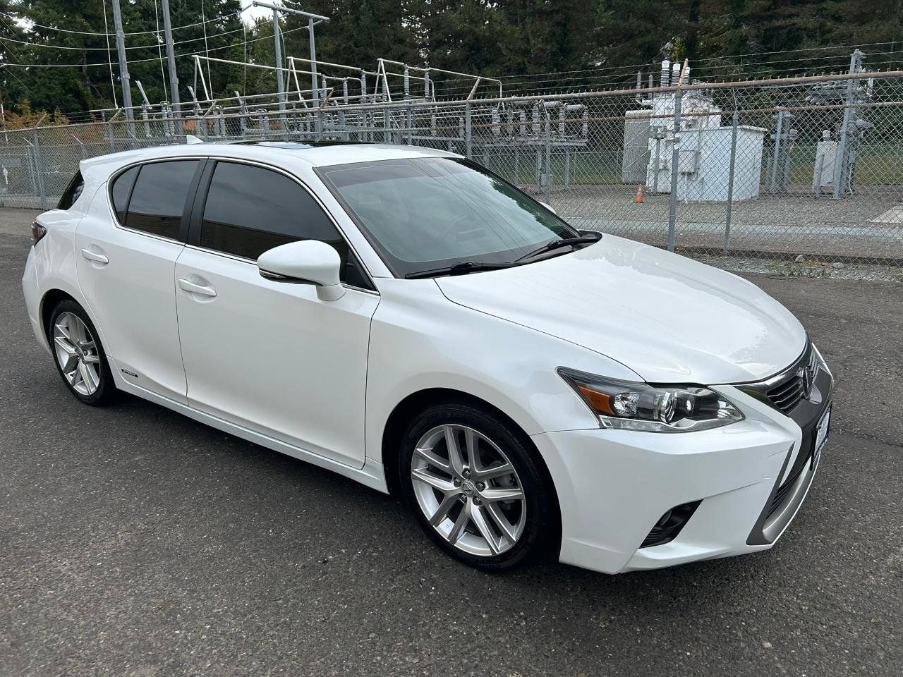 Used 2014 Lexus CT 200h FWD image 3