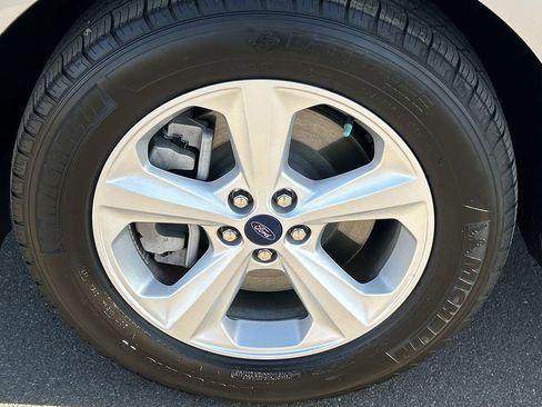 Used 2022 Ford Edge SE image 33