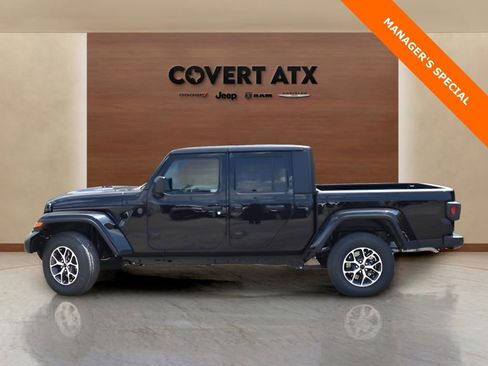 New 2025 Jeep Gladiator Sport image 2