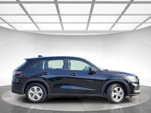 Certified 2025 Honda HR-V LX image 2