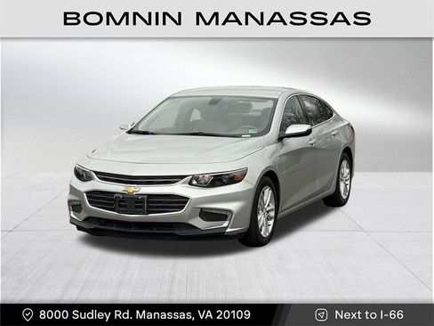 Used 2017 Chevrolet Malibu LT image 3