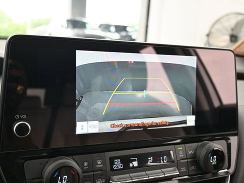 Used 2025 Toyota Grand Highlander FWD image 17