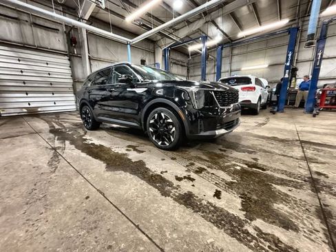 Used 2025 Kia Sorento SX Prestige w/ Olive Brown Leather Package image 11