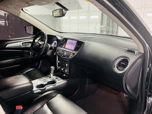 Used 2018 Nissan Pathfinder SL w/ Midnight Edition Package image 34