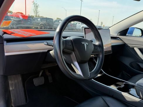 Used 2019 Tesla Model 3 RWD image 10