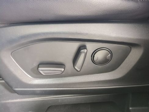 Used 2022 Ford Explorer Limited w/ Equipment Group 301A RWD image 23