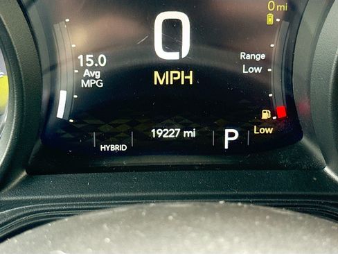 Used 2024 Jeep Wrangler Unlimited Sahara w/ Technology Group AWD/4WD image 13