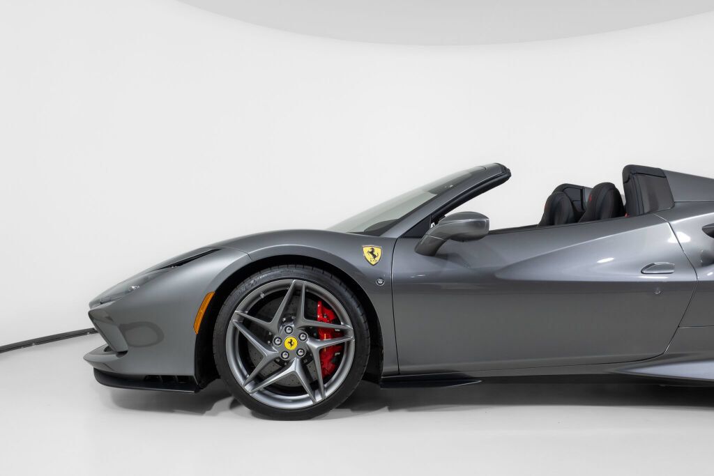 Used 2022 Ferrari F8 Tributo RWD image 16