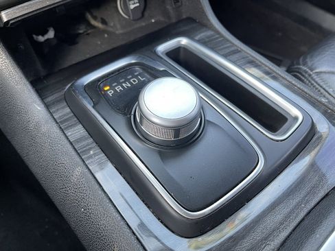 Used 2020 Chrysler 300 Touring w/ Sport Appearance Package image 12