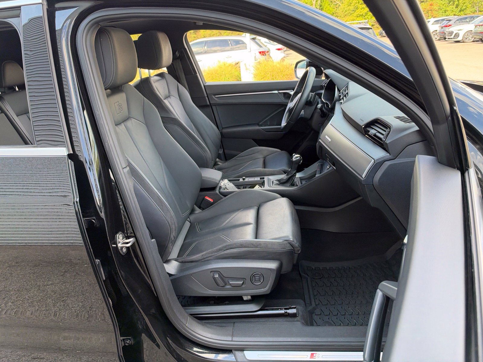 Used 2020 Audi Q3 2.0T Premium Plus w/ Premium Plus Package AWD/4WD image 38