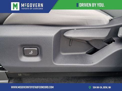 Used 2025 Toyota Tacoma TRD Sport AWD/4WD image 13