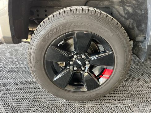 Used 2022 Chevrolet Colorado LT w/ Redline Special Edition AWD/4WD image 22