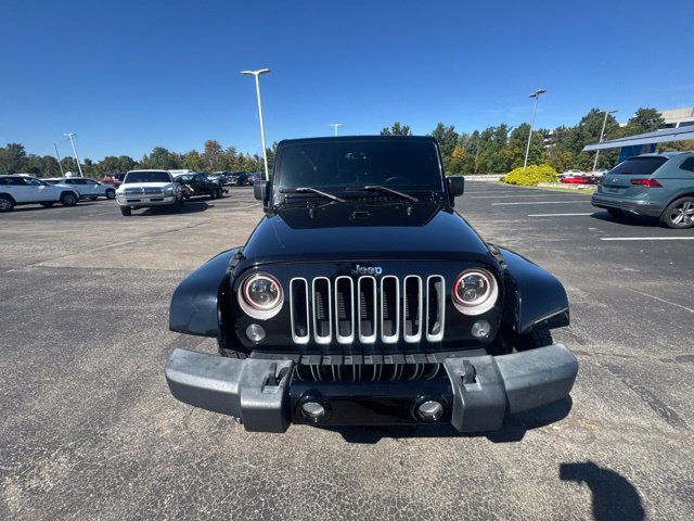 Used 2016 Jeep Wrangler Unlimited Sahara w/ Connectivity Group AWD/4WD image 10