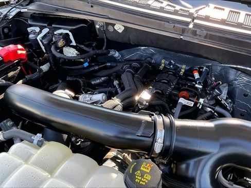 Used 2024 Ford Expedition XLT RWD image 29