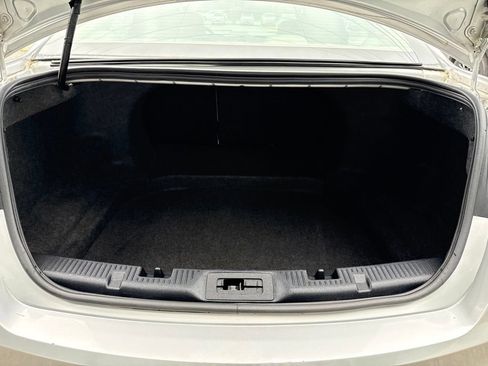 Used 2016 Ford Taurus SE FWD image 26