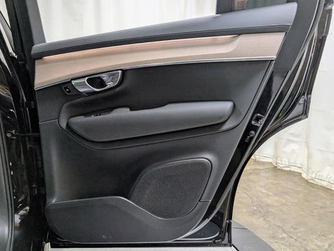 Used 2025 Volvo XC90 B5 Core w/ Protection Package Premier AWD/4WD image 25