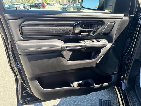 Used 2025 RAM 1500 Limited AWD/4WD image 15