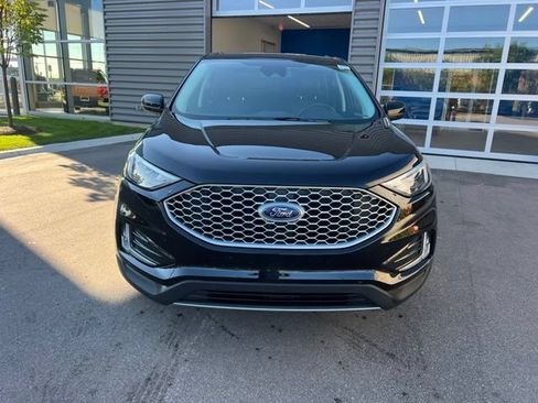 Used 2024 Ford Edge SEL w/ Convenience Package AWD/4WD image 2