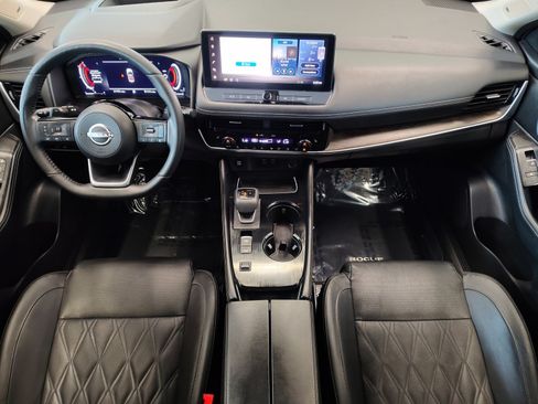 Certified 2024 Nissan Rogue Platinum w/ Platinum Premium Package FWD image 16