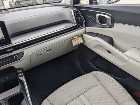 Certified 2025 Kia Sorento S AWD/4WD image 21