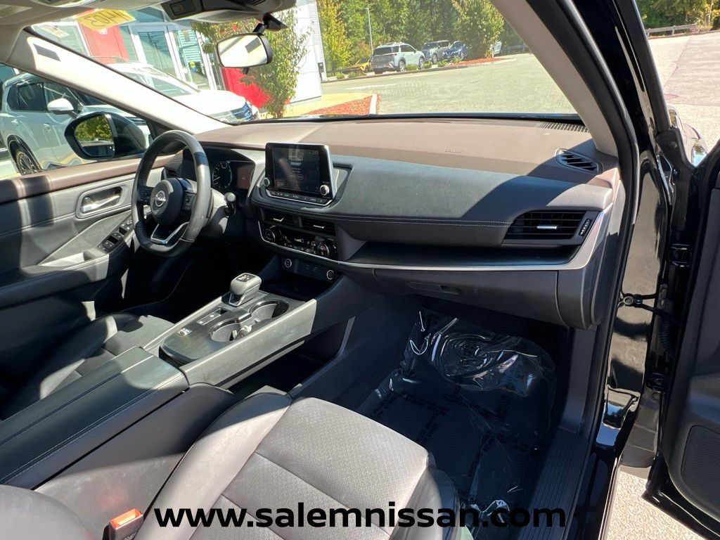 Used 2023 Nissan Rogue SV w/ SV Premium B Package FWD image 25