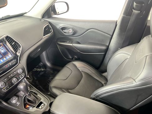 Used 2022 Jeep Cherokee Limited image 23