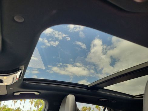 Used 2024 Mercedes-Benz GLC 300 image 23