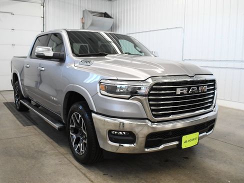 Used 2025 RAM 1500 Laramie AWD/4WD image 11