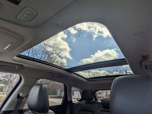 Used 2025 Lincoln Corsair Grand Touring w/ Equipment Group 301A image 20